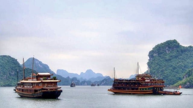 halong-bay-vietnam