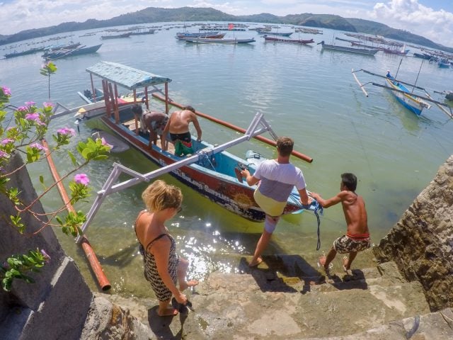 grepuk surf indonesia kuta lombok