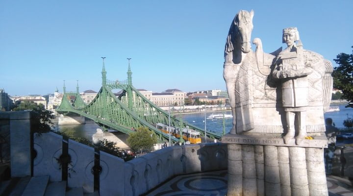 melania budapest