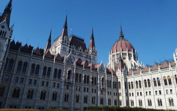melania budapest
