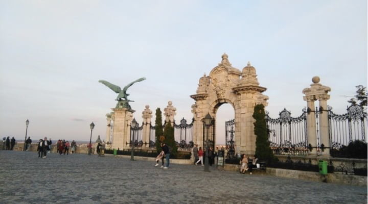 melania budapest