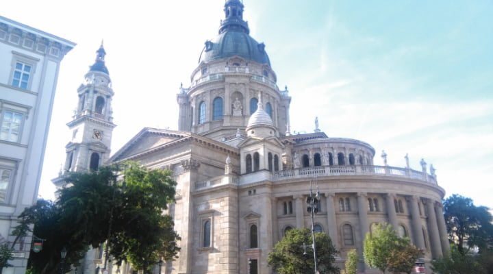 melania budapest